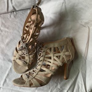 Pour La Victorie heeled peep toe cut out sandal
